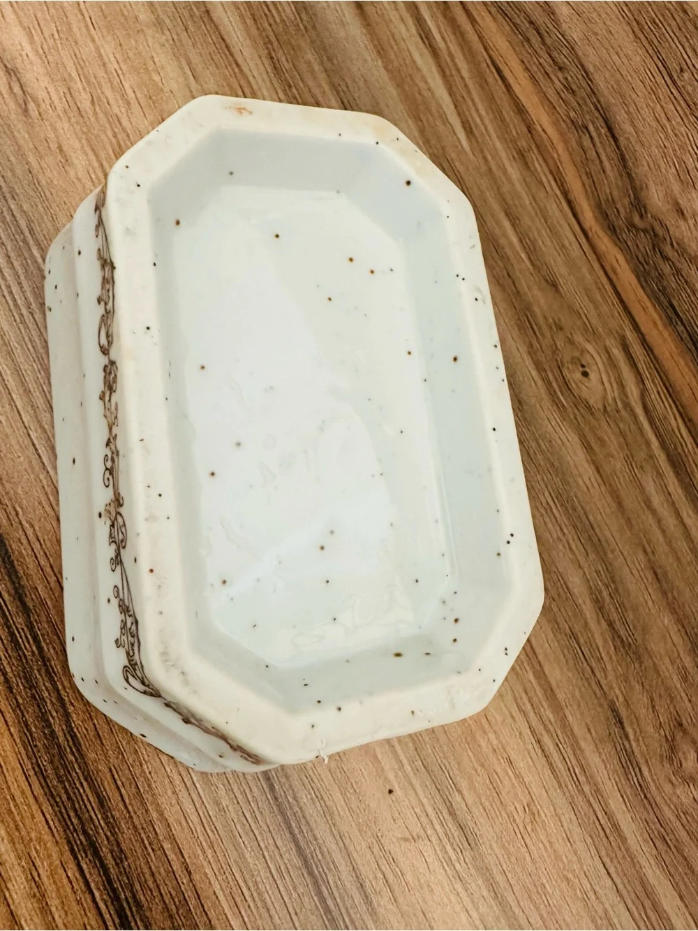 Village Vtg Ceramic Bath Soap Dish With Embossed Design Decorative Brown Trim